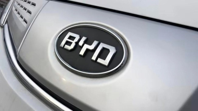 Mobil BYD M6. [Istimewa]